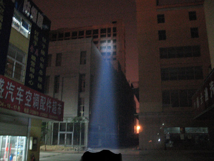 Zui新款警用強光手電、戰(zhàn)術(shù)手電配備Q5LED效果圖
